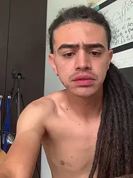 Snapshot of JovenDesobediente chatting on September 16, 2025, 4:41 pm JovenDesobediente online show from September 16, 2025, 4:41 pm