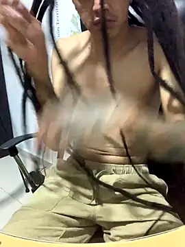 Snapshot of JovenDesobediente chatting on September 18, 2025, 6:04 am JovenDesobediente online show from September 18, 2025, 6:04 am