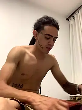 Snapshot of JovenDesobediente chatting on September 24, 2025, 6:28 am JovenDesobediente online show from September 24, 2025, 6:28 am