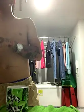 Snapshot of JovenDesobediente chatting on October 7, 2025, 3:25 am JovenDesobediente online show from October 7, 2025, 3:25 am