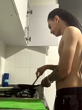 Snapshot of JovenDesobediente chatting on October 16, 2025, 3:51 am JovenDesobediente online show from October 16, 2025, 3:51 am