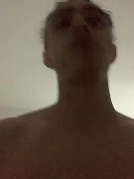 Snapshot of JovenDesobediente chatting on October 18, 2025, 5:21 am JovenDesobediente online show from October 18, 2025, 5:21 am