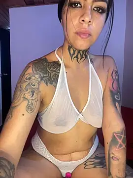 Snapshot of AbbyFtLuna chatting on February 16, 2025, 9:05 pm AbbyFtLuna online show from February 16, 2025, 9:05 pm