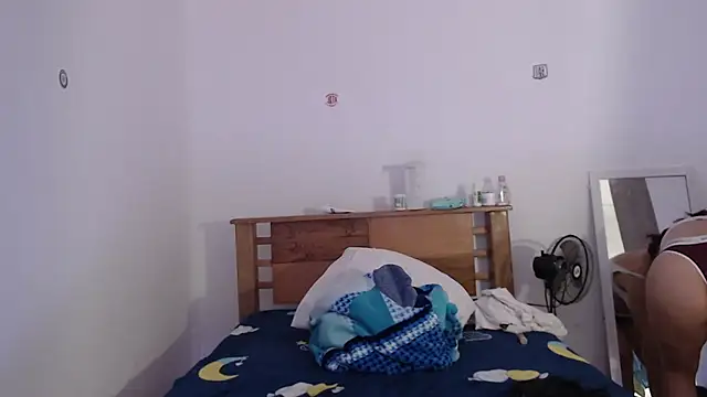 Snapshot of _Camilla_Castellar chatting on December 28, 2024, 6:39 am Camilla Castellar online show from December 28, 2024, 6:39 am