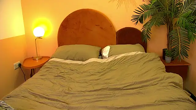 FerrariRedxBabestation online show from February 28, 2026, 9:27 pm