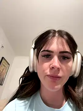 Snapshot of aus_queen chatting on October 30, 2025, 3:46 pm aus queen online show from October 30, 2025, 3:46 pm