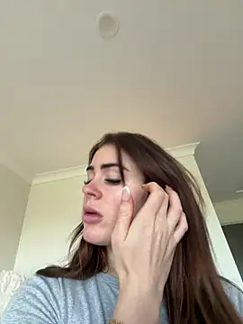 Snapshot of aus_queen chatting on December 16, 2025, 10:48 pm aus queen online show from December 16, 2025, 10:48 pm