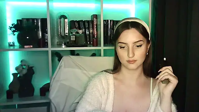 X Alisa online show from March 31, 2026, 6:30 pm