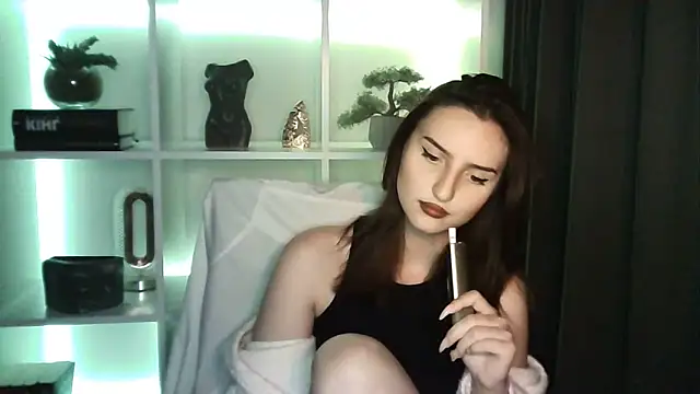Snapshot of X_Alisa chatting on June 3, 2026, 6:24 pm X Alisa online show from June 3, 2026, 6:24 pm