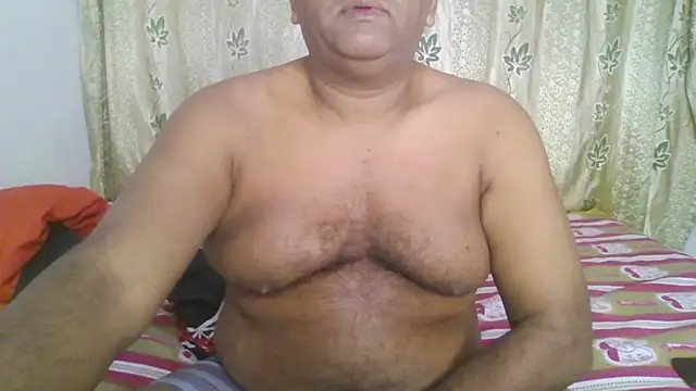 Beargryzzly online show from January 5, 2025, 2:06 am