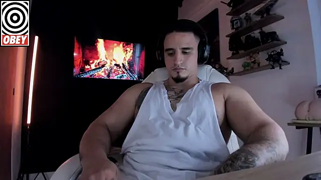 kingbear777 online show from November 6, 2025, 8:04 am