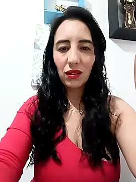 Snapshot of christine-x chatting on February 6, 2025, 10:10 pm christine-x online show from February 6, 2025, 10:10 pm