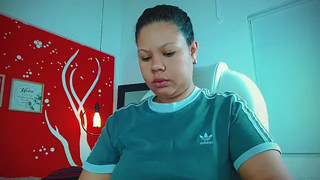 KeyshaRous online show from December 12, 2024, 11:18 am