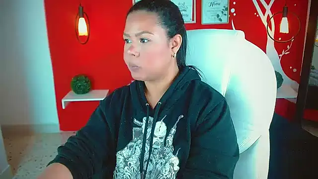 KeyshaRous online show from December 15, 2024, 3:53 pm