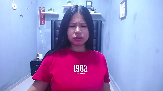 Letty Plugxo online show from March 4, 2026, 1:28 pm