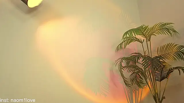 Naomi Girly online show from December 13, 2025, 7:53 pm