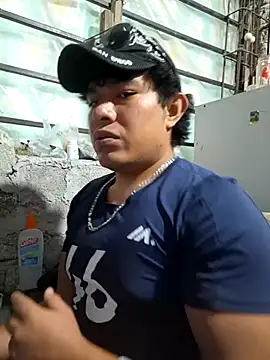 Snapshot of GusssHOT chatting on October 9, 2025, 8:51 pm GusssHOT online show from October 9, 2025, 8:51 pm