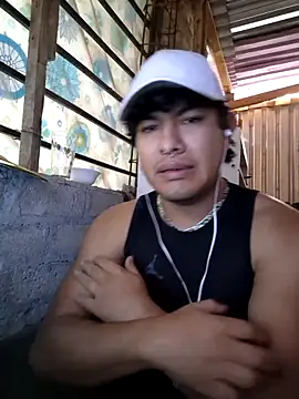 Snapshot of GusssHOT chatting on January 16, 2026, 4:22 pm GusssHOT online show from January 16, 2026, 4:22 pm