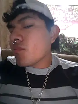 Snapshot of GusssHOT chatting on April 1, 2026, 2:36 pm GusssHOT online show from April 1, 2026, 2:36 pm