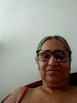 Snapshot of _candi chatting on May 3, 2026, 12:44 pm candi online show from May 3, 2026, 12:44 pm