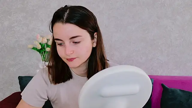 Miss Arwen online show from September 18, 2025, 5:09 am