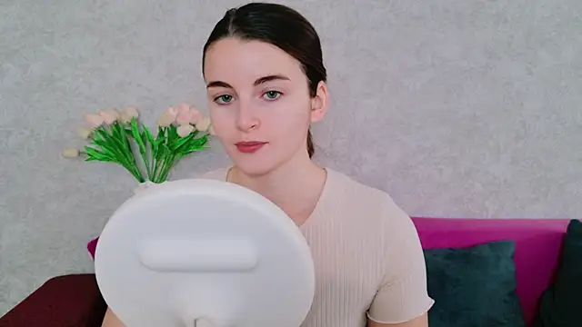 Miss Arwen online show from November 12, 2025, 5:41 am