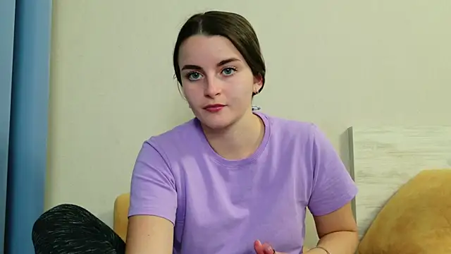 Miss Arwen online show from April 25, 2026, 4:48 pm