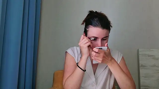 Snapshot of Miss_Arwen chatting on June 16, 2026, 8:28 am Miss Arwen online show from June 16, 2026, 8:28 am