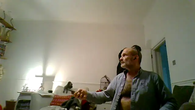 Shyboy817 online show from December 17, 2025, 7:09 pm