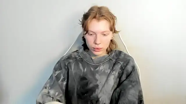 StellaDavis online show from March 10, 2026, 8:41 am