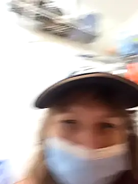 Snapshot of AriellaTaylor chatting on March 18, 2025, 2:15 am AriellaTaylor online show from March 18, 2025, 2:15 am