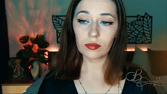 MissBeverlyMills online show from January 17, 2025, 7:27 pm