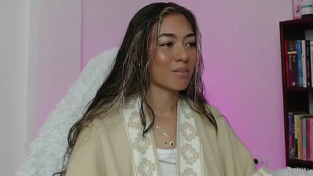 hantonella  online show from January 12, 2026, 12:32 pm