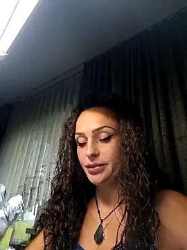 dolcevita002 online show from May 12, 2026, 6:10 am