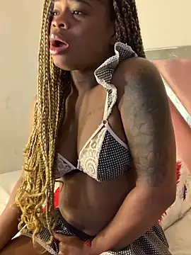 Snapshot of Tamara_Lubezkii chatting on February 7, 2025, 10:20 pm Tamara Lubezkii online show from February 7, 2025, 10:20 pm