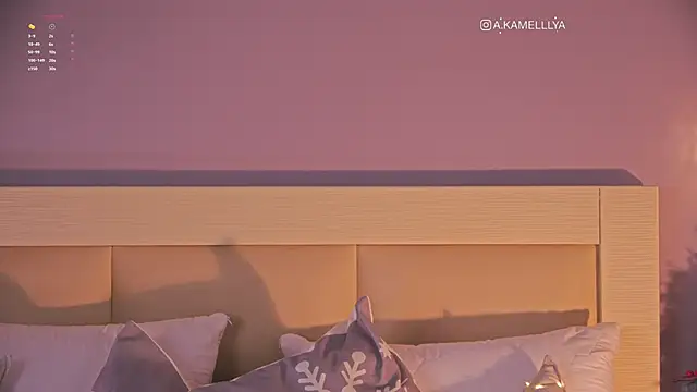 iKamelllya online show from January 9, 2025, 2:51 pm