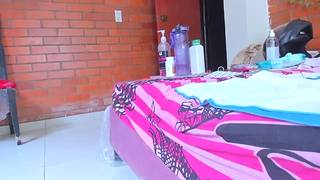 Elianissquirt online show from March 18, 2026, 12:08 pm