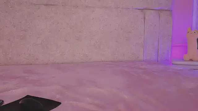 VeronicaMartiin online show from April 15, 2026, 7:58 pm