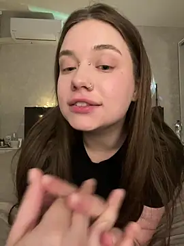 Vikki toriya online show from March 6, 2026, 6:26 pm