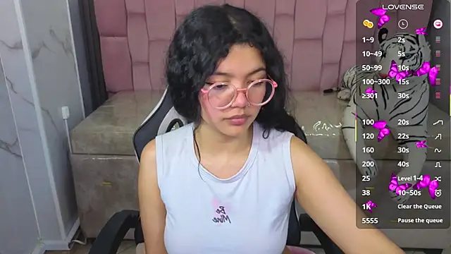 victoria castillo b online show from January 11, 2026, 3:28 pm