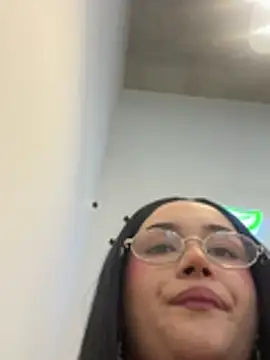 Electra doll  online show from April 7, 2026, 10:20 pm