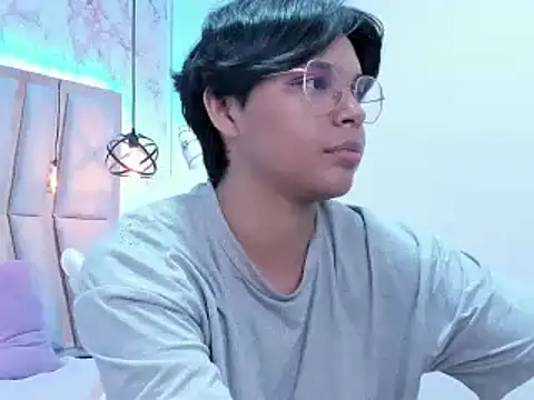 Emmapark  online show from February 25, 2025, 12:47 am