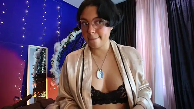 Emmapark  online show from January 13, 2026, 7:19 pm