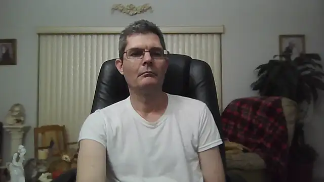 Snapshot of Copfiremen4566 chatting on February 9, 2026, 5:22 am Copfiremen4566 online show from February 9, 2026, 5:22 am