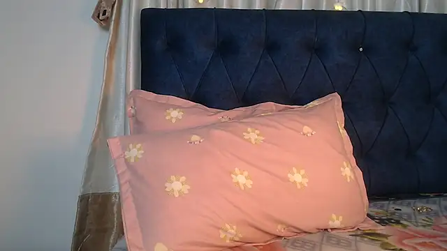 Jen jennyy1 online show from January 22, 2025, 10:29 am