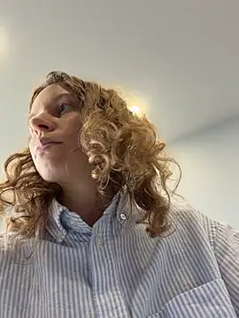 RinaMood online show from May 18, 2026, 9:04 am