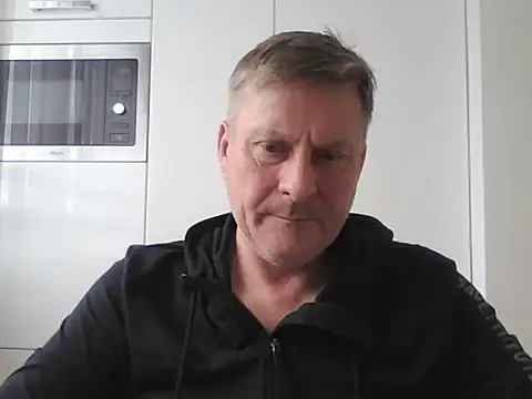 Snapshot of johnnym1 chatting on March 17, 2025, 11:53 am johnnym1 online show from March 17, 2025, 11:53 am