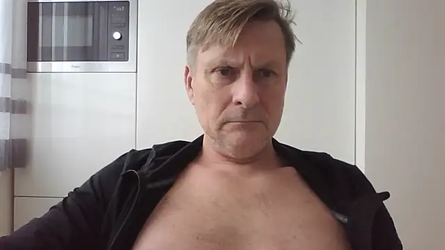 Snapshot of johnnym1 chatting on January 13, 2026, 1:16 pm johnnym1 online show from January 13, 2026, 1:16 pm