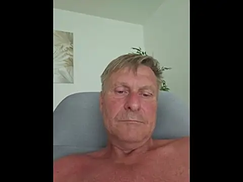 Snapshot of johnnym1 chatting on June 22, 2026, 1:52 pm johnnym1 online show from June 22, 2026, 1:52 pm