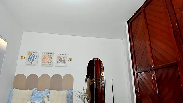 Snapshot of layla_vanegas chatting on June 12, 2026, 10:41 pm layla vanegas online show from June 12, 2026, 10:41 pm
